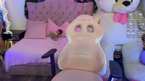 Snapshot of kittystart_tay chatting on 12/29/24, 06:27 Kitty online show from 12/29/24, 06:27