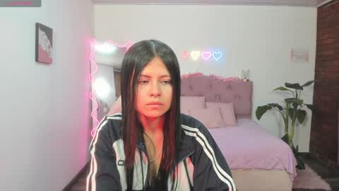 Snapshot of kittystart_tay chatting on 12/31/24, 11:09 Kitty online show from 12/31/24, 11:09