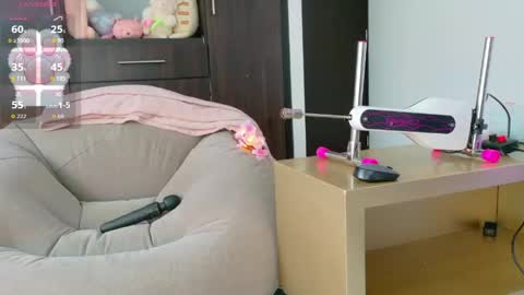  K I T T  Y  online show from 06/04/26, 08:37