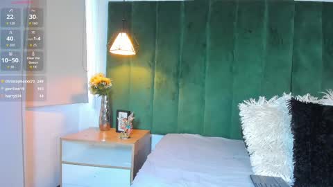 K I T T Y Y  online show from 10/15/25, 09:15