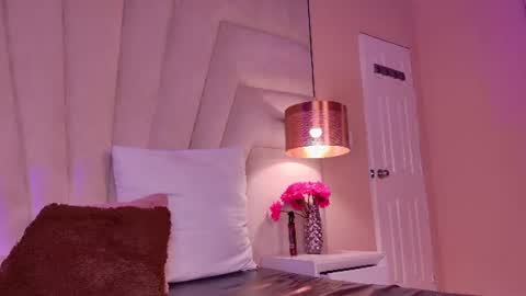 Kitty Hill online show from 07/04/26, 04:18