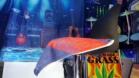 kiveuxmakeu online show from 02/19/25, 07:05