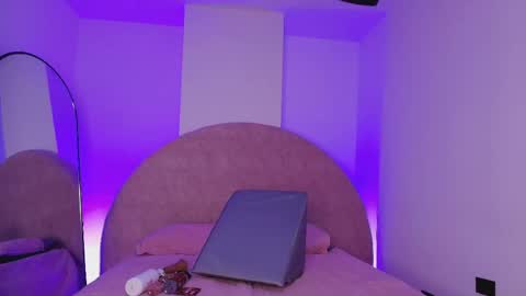 Snapshot of kkira_doll chatting on 05/07/26, 11:59 Kkira online show from 05/07/26, 11:59