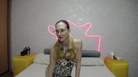 Klary online show from 10/15/25, 07:19