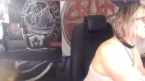 Michelle online show from 11/19/25, 07:52