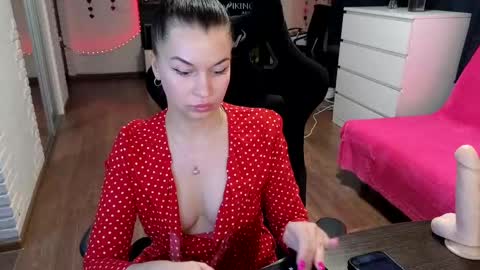 Snapshot of kleoxxx chatting on 03/12/25, 07:38 Alisa. online show from 03/12/25, 07:38