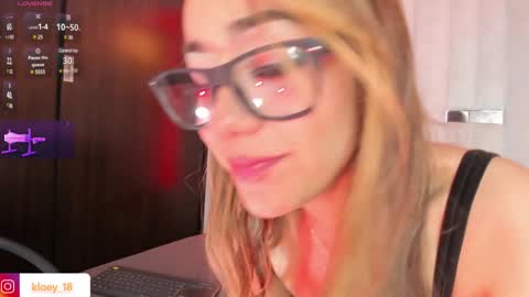 Snapshot of kloey_hoot chatting on 12/15/24, 12:17 Kloey online show from 12/15/24, 12:17