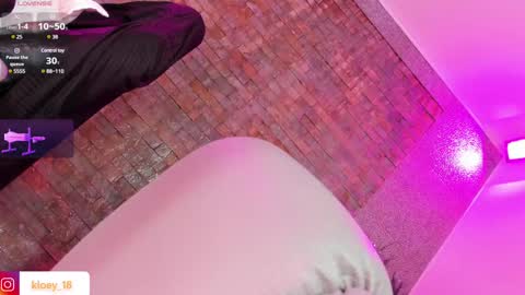 Snapshot of kloey_hoot chatting on 01/30/25, 01:00 Kloey online show from 01/30/25, 01:00