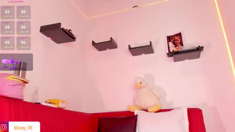 Snapshot of kloey_hoot chatting on 02/15/25, 09:59 Kloey online show from 02/15/25, 09:59