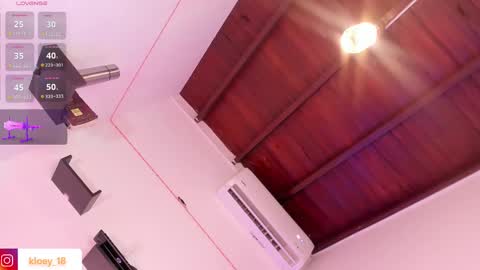 Snapshot of kloey_hoot chatting on 03/01/25, 10:31 Kloey online show from 03/01/25, 10:31