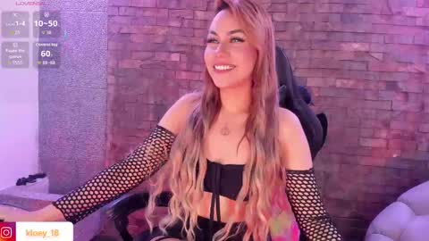 Snapshot of kloey_hoot chatting on 09/26/25, 08:46 Kloey online show from 09/26/25, 08:46