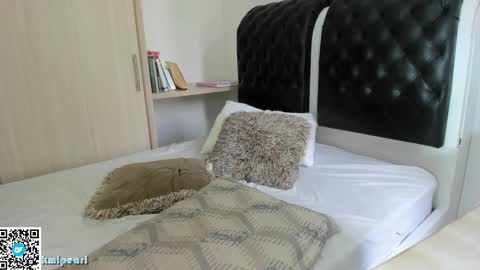 Camila Reyes online show from 02/06/25, 01:43