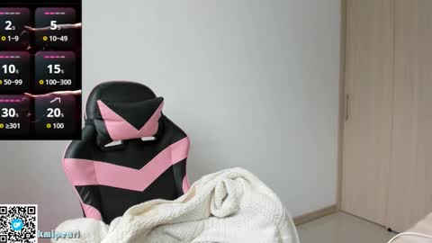 Snapshot of kmipearl chatting on 02/06/26, 04:32 Camila Reyes online show from 02/06/26, 04:32