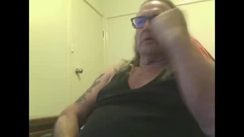 Snapshot of knobout chatting on 04/30/26, 01:28 knobout online show from 04/30/26, 01:28