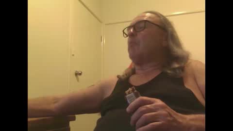 Snapshot of knobout chatting on 06/10/26, 11:53 knobout online show from 06/10/26, 11:53