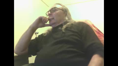 Snapshot of knobout chatting on 06/11/26, 08:12 knobout online show from 06/11/26, 08:12