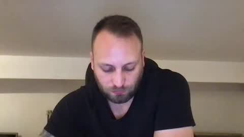 hugo online show from 11/01/25, 01:29