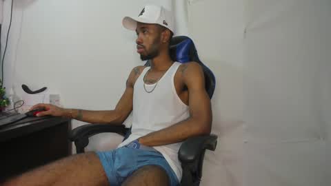 Snapshot of kofi_exotic_ chatting on 12/20/24, 09:28 kofi online show from 12/20/24, 09:28