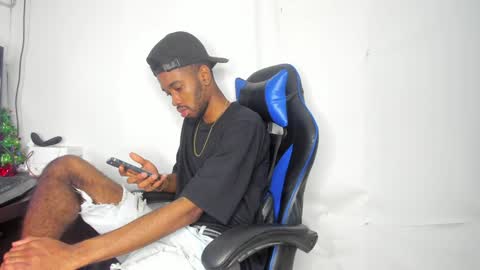 Snapshot of kofi_exotic_ chatting on 12/24/24, 10:28 kofi online show from 12/24/24, 10:28