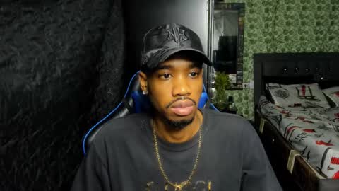 Snapshot of kofi_exotic_ chatting on 11/30/25, 12:25 kofi online show from 11/30/25, 12:25