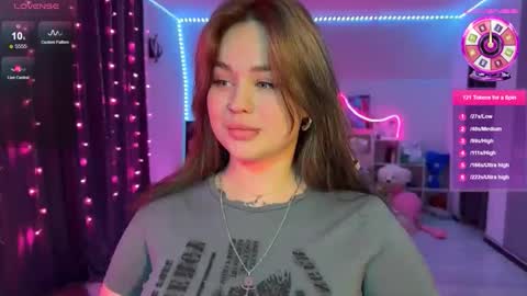 Mia online show from 12/18/25, 06:47