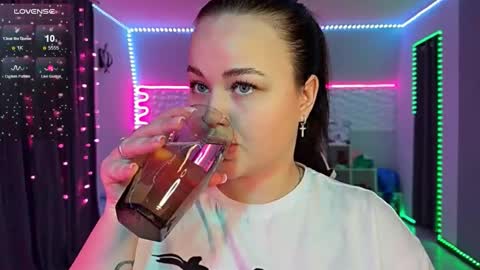 Mia online show from 02/02/26, 12:59