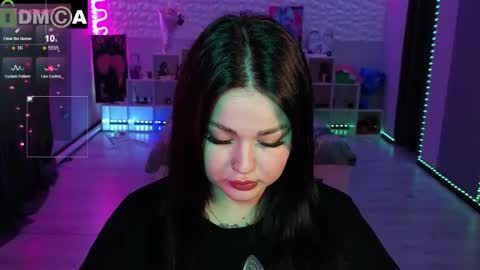 Mia online show from 04/09/26, 05:51