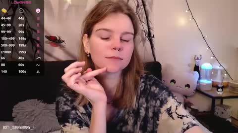 Snapshot of komorebbi chatting on 12/08/24, 10:36 Marta online show from 12/08/24, 10:36