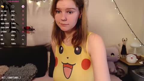 Snapshot of komorebbi chatting on 12/23/24, 10:12 Marta online show from 12/23/24, 10:12