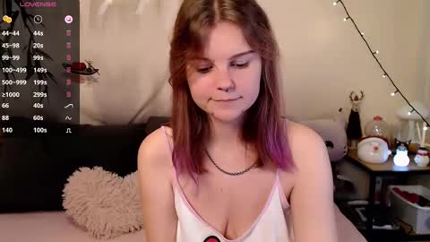 Snapshot of komorebbi chatting on 01/03/25, 08:32 Marta online show from 01/03/25, 08:32