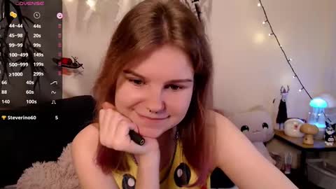 Snapshot of komorebbi chatting on 01/12/25, 09:40 Marta online show from 01/12/25, 09:40