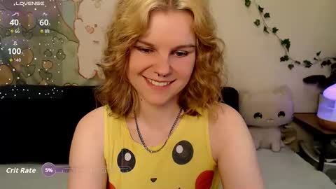 Snapshot of komorebbi chatting on 04/27/26, 11:03 Marta online show from 04/27/26, 11:03