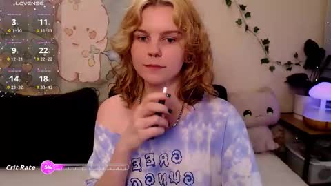 Snapshot of komorebbi chatting on 05/08/26, 10:48 Marta online show from 05/08/26, 10:48
