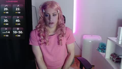 Snapshot of koneko_nya chatting on 12/29/24, 01:24  Riley  online show from 12/29/24, 01:24