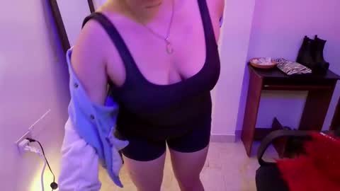 camila online show from 02/25/26, 04:00