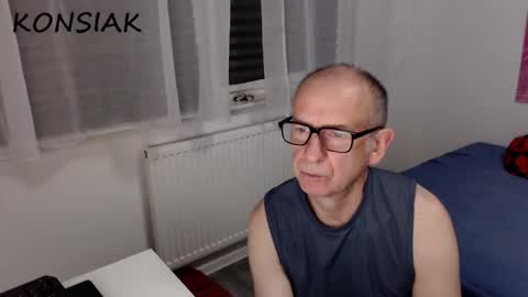 Komsiak online show from 10/17/25, 09:17