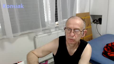 Komsiak online show from 05/23/26, 07:02