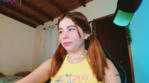 YINI online show from 10/11/25, 02:22