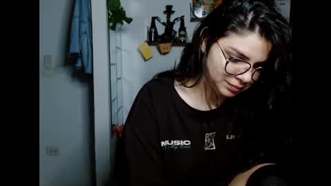 Karoll online show from 10/05/25, 01:48