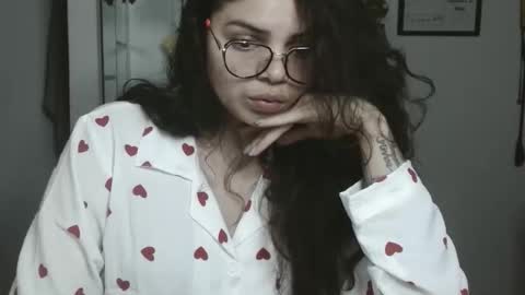 Karoll online show from 10/18/25, 01:08