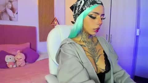 Kora  online show from 10/06/25, 01:30