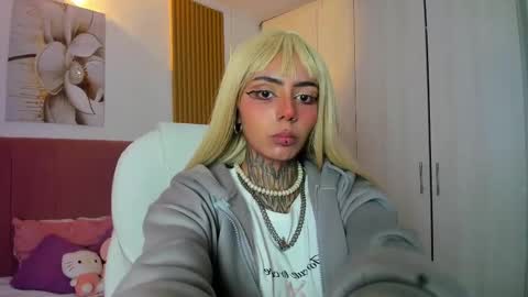 Kora  online show from 10/12/25, 01:21