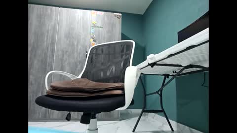 Snapshot of koto420 chatting on 01/06/25, 02:37 Koto Bombon online show from 01/06/25, 02:37