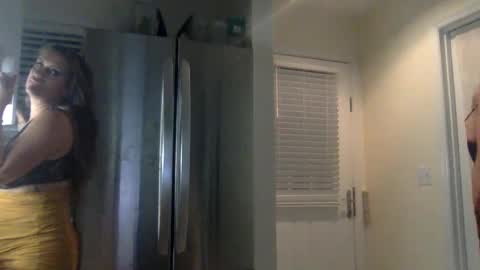 Snapshot of koyoteej chatting on 01/18/25, 08:10 koyoteej online show from 01/18/25, 08:10