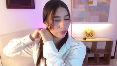 Elizabeth online show from 12/20/25, 12:23