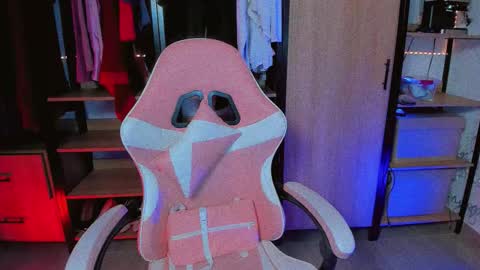 Khloe online show from 12/21/25, 01:46