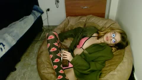 kratos_and_afrodita online show from 10/04/25, 12:30