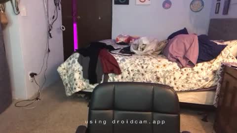 kreamyk420 online show from 12/18/25, 05:02