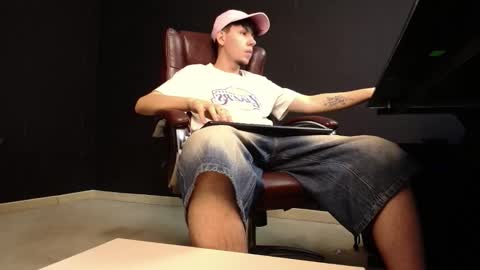 KrewVaughn online show from 10/17/25, 10:18