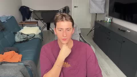 Snapshot of krishort chatting on 02/14/25, 09:45 krishort online show from 02/14/25, 09:45